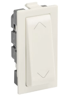 Legrand Britzy 16A Switch - SP - 2 Way - 1 Module 673412
