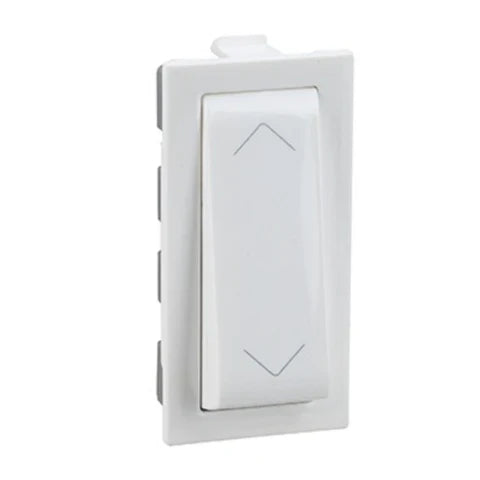 Legrand Britzy 6A SP 2 Way Switch – 1 Module 673402